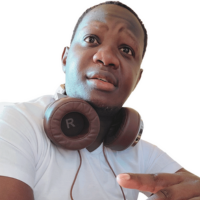 Portrait of Patrick Mahinge - Expert author at Snorezing specializing on mattress, pillow, and sleep aid reviews